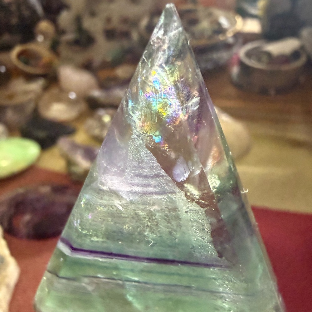 Fluorite Diamond - Picture 4 of 8